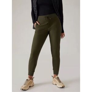 NWT Athleta Headlands Hybrid Trek Jogger Pant Olive Green Women's Size 4 Petite